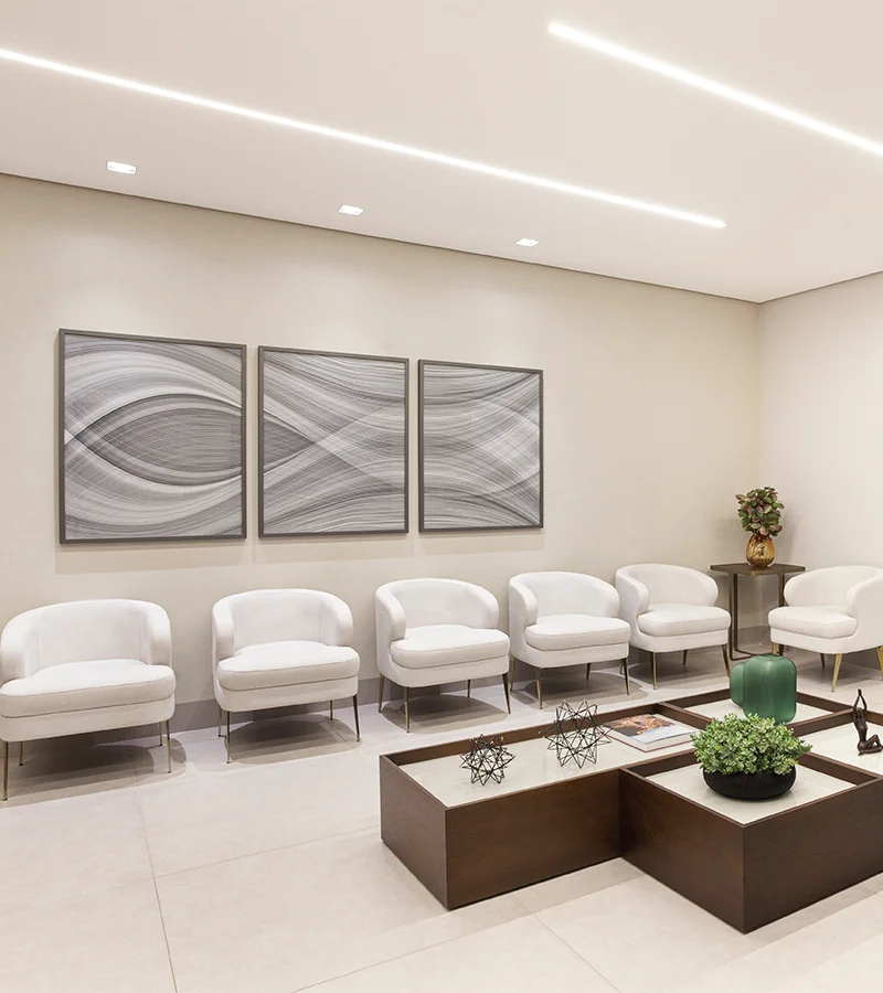 Private surgical suite at Sanabria Clinic designed for comfort and discretion