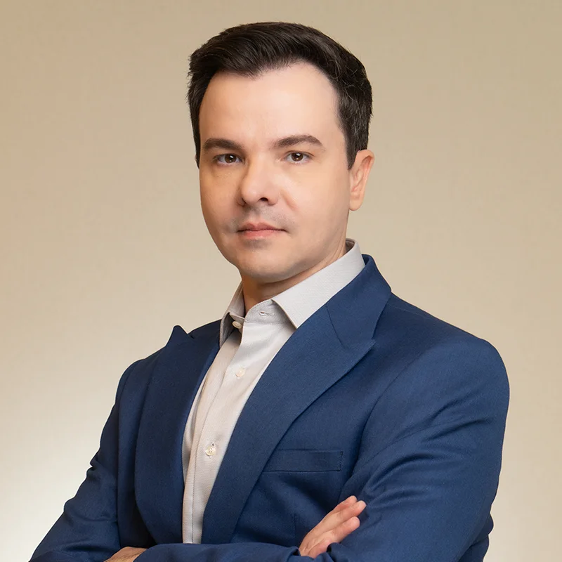 Dr. Marcelo Zanolli, dermatologist and hair restoration specialist at Sanabria Clinic