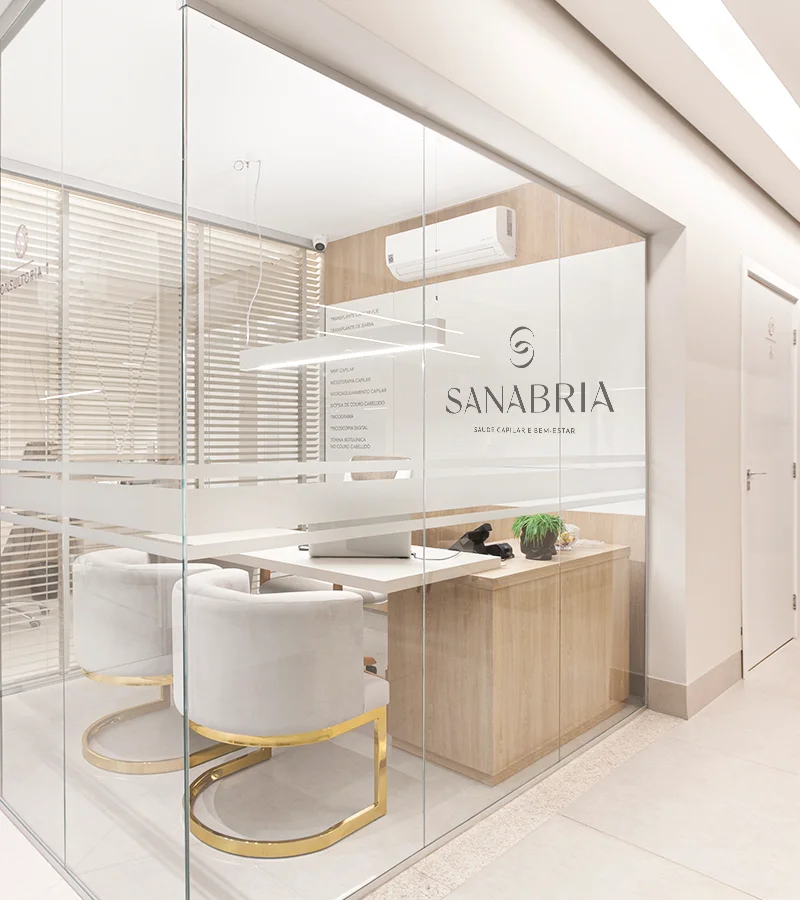 Private surgical suite at Sanabria Clinic designed for comfort and discretion