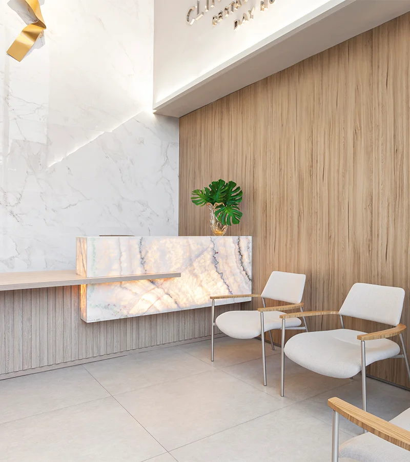 Private surgical suite at Sanabria Clinic designed for comfort and discretion